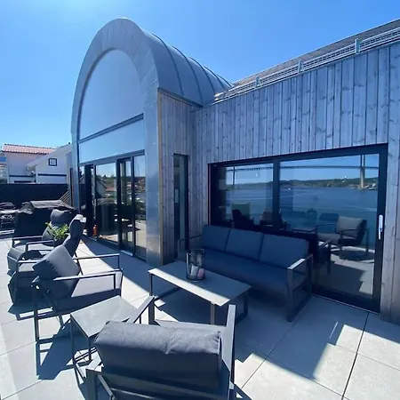 Villa Unikt Med Stor Privat Brygge