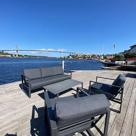 Unikt Med Stor Privat Brygge