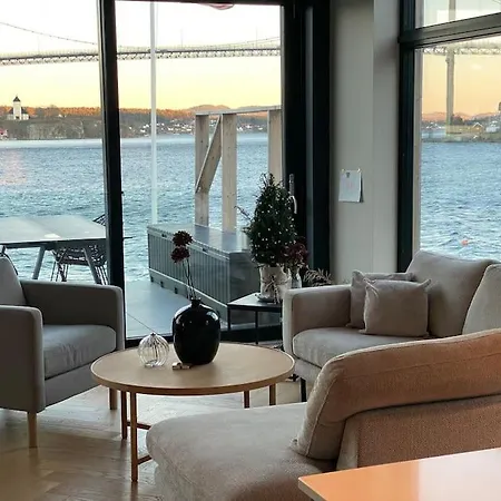 Unikt Med Stor Privat Brygge *